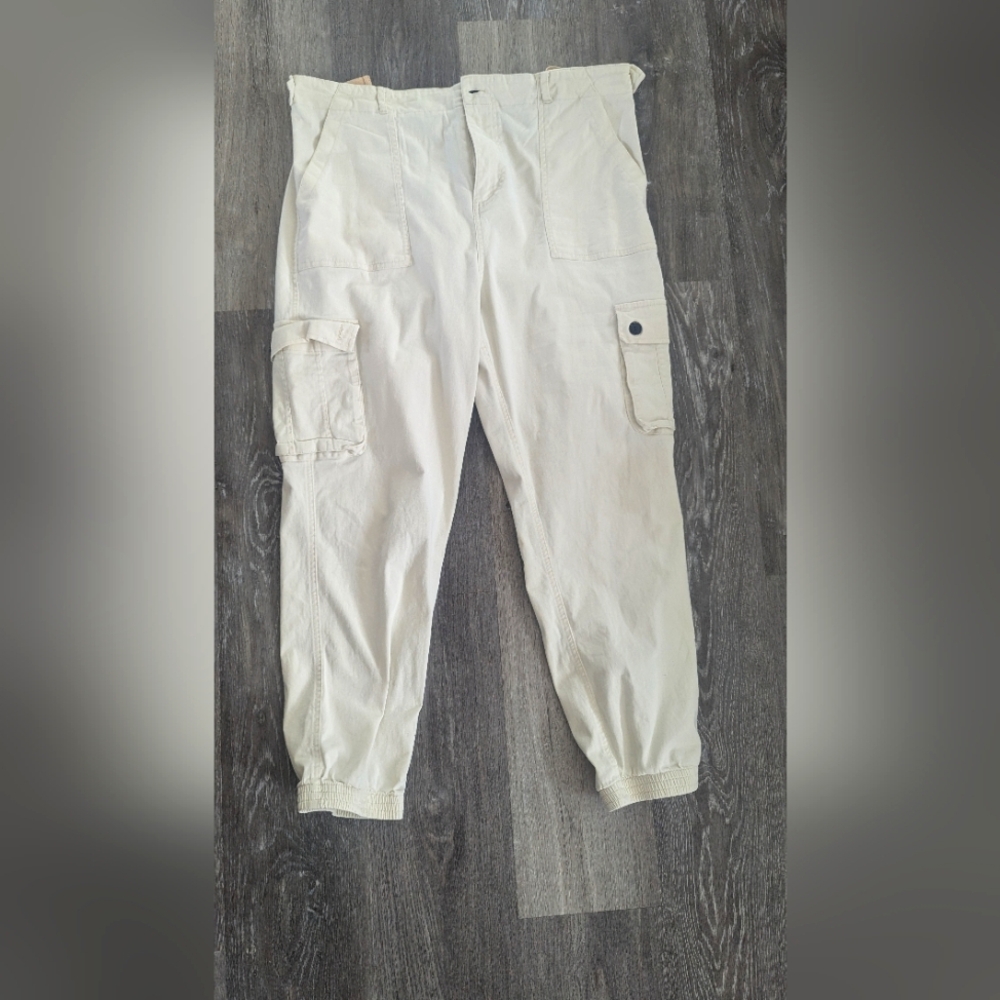 Wondery cargo pants cream
